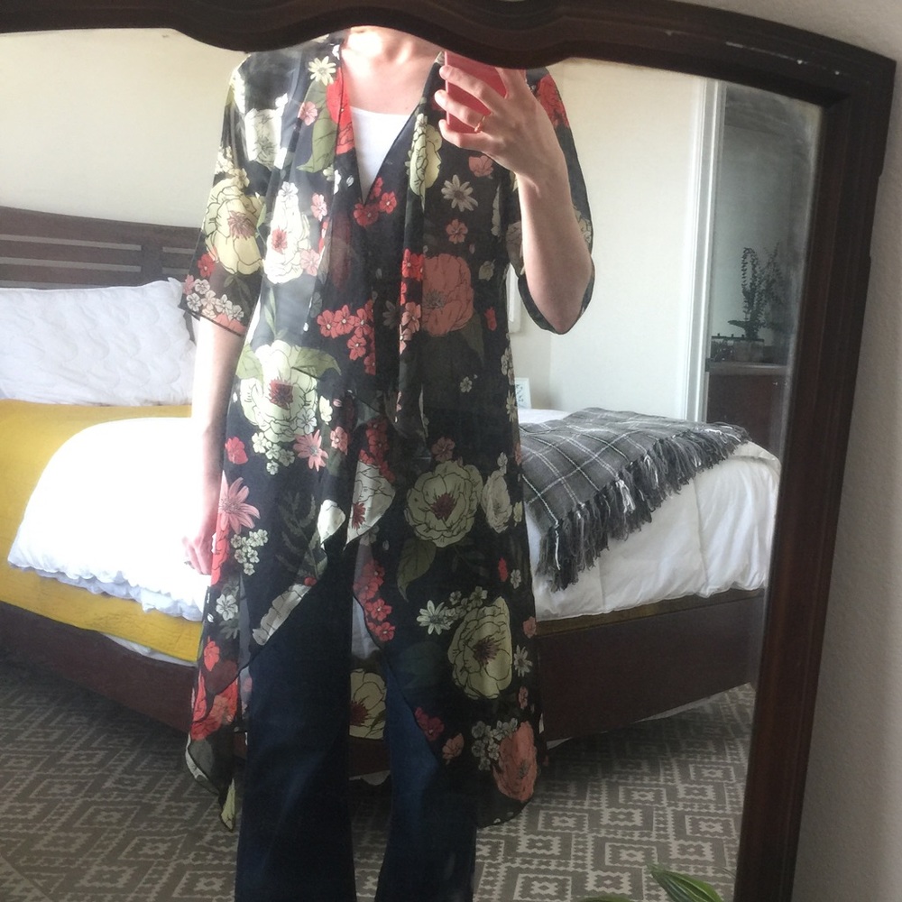 LulaRoe Monroe Kimono - Perfect for spring!